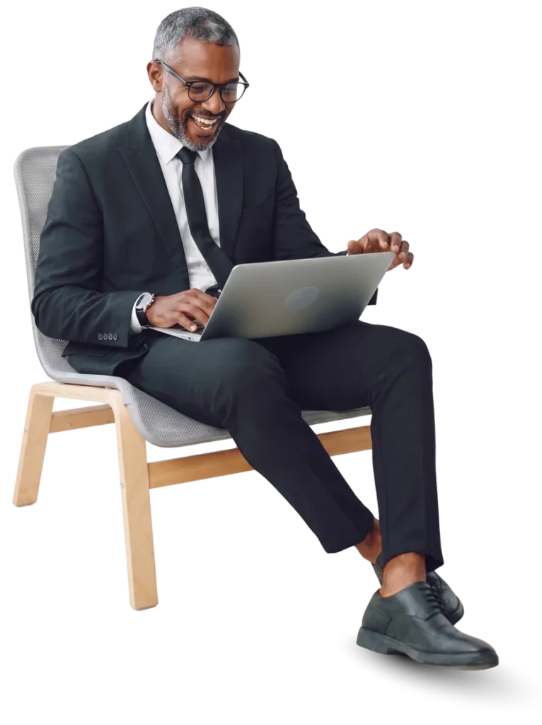 Empresario De Sucesso Feliz Olhando Notebook 1 | TOHT App